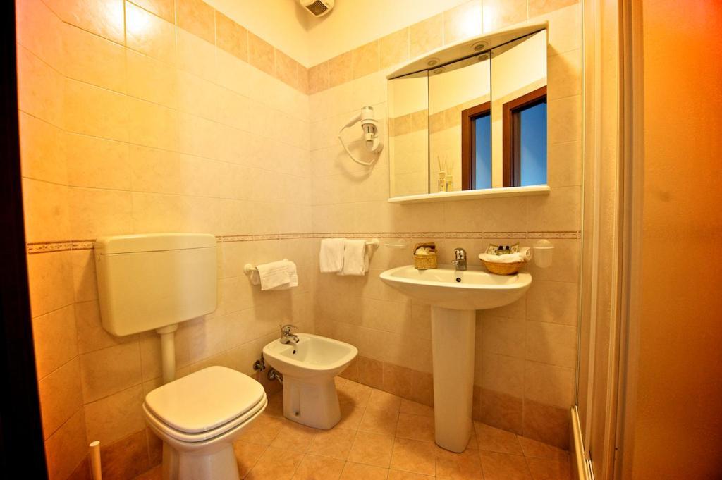 Hotel La Bussola Múggia Kamer foto